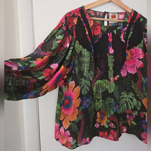 Farm Rio XL tropical print black lace flowy sleeve top - Picture 2 of 9